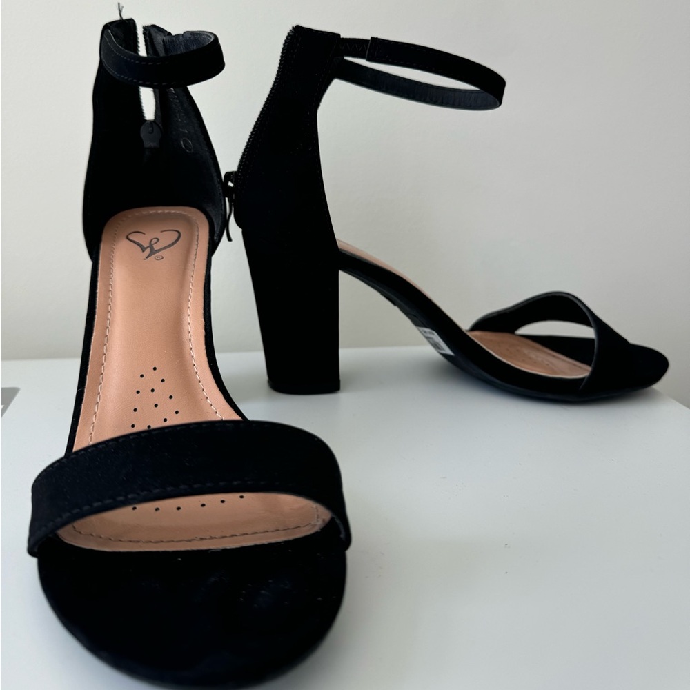 Windsor Black Heels